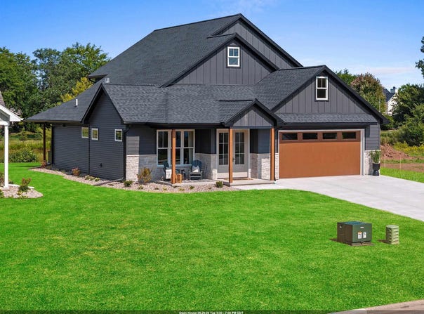 1871 LEDGEVIEW Road, DE PERE, WI 54115