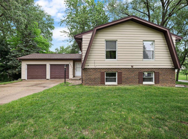 3906 Rolling Hill Drive, Middleton, WI 53562