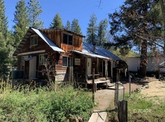 360 Whispering Pines Dr, Hayfork, CA 96041