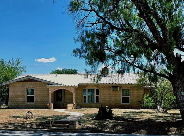 807 Frio, Cotulla, TX 78014