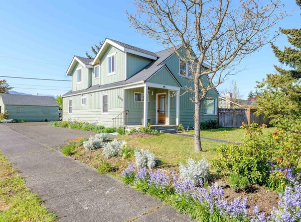 405 W Spruce St, Sequim, WA 98382