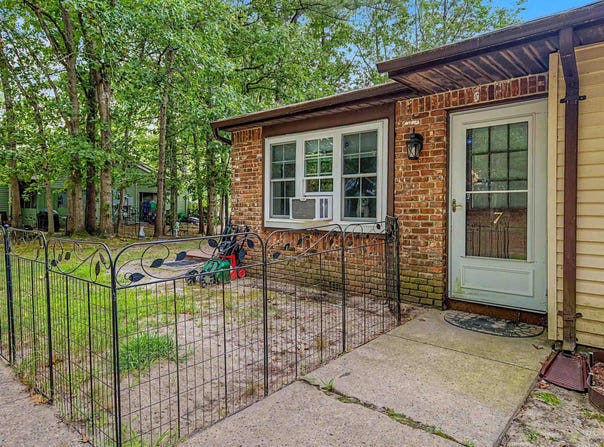 7 Driftwood Dr, Tuckerton Borough, NJ 08087