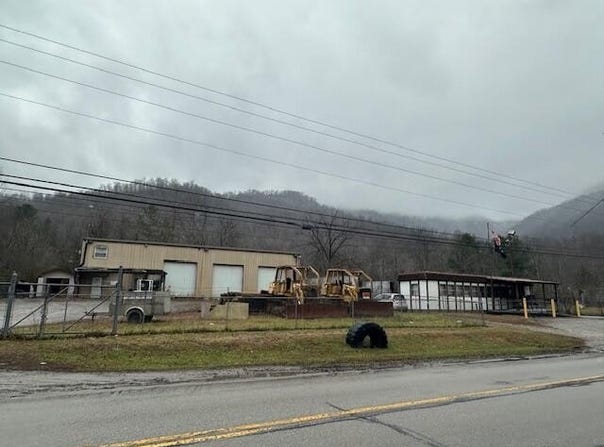 13145 Hwy 38, Lejunior, KY 40849
