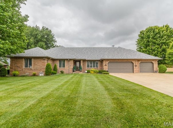 417 LANTERN Lane, Lebanon, MO 65536