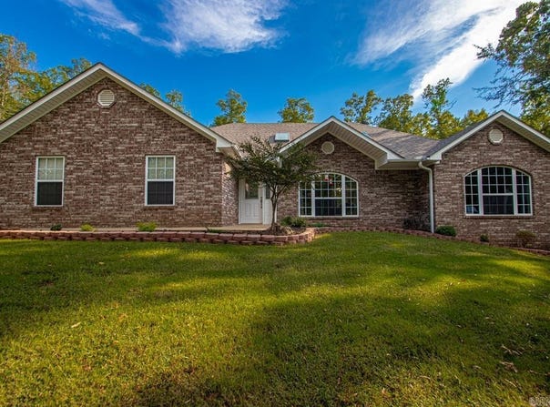 435 Coachlight Road, Hot Springs, AR 71913