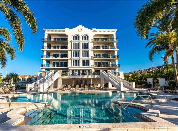 202 WINDWARD Passage, CLEARWATER BEACH, FL 33767