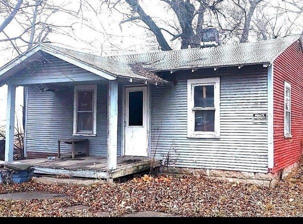2280 E Hickory Street, Decatur, IL 62526