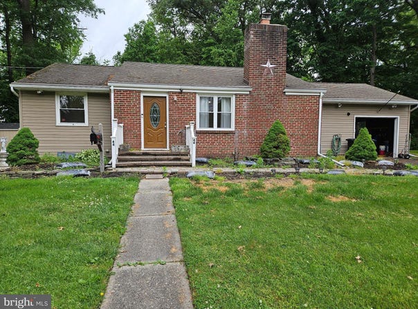 44 DEVON Road, MOUNT HOLLY, NJ 08060