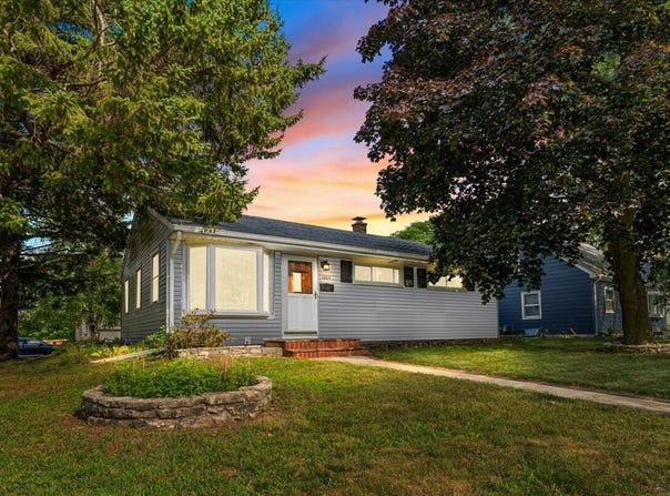 1004 4th Ave, Grafton, WI 53024