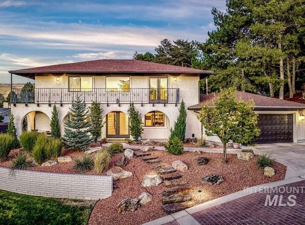 839 E Hearthstone Dr, Boise, ID 83702