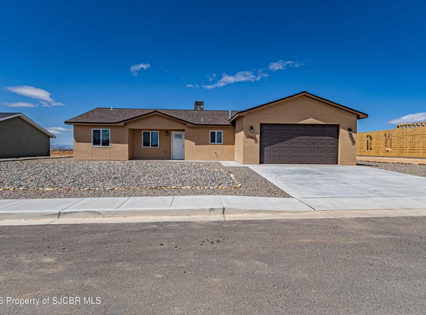 1383 SOARING EAGLE Drive, Farmington, NM 87401