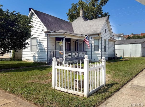 202 E 2nd Street, De Soto, MO 63020