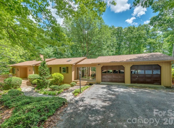 66 Oakwood Lane, Columbus, NC 28722