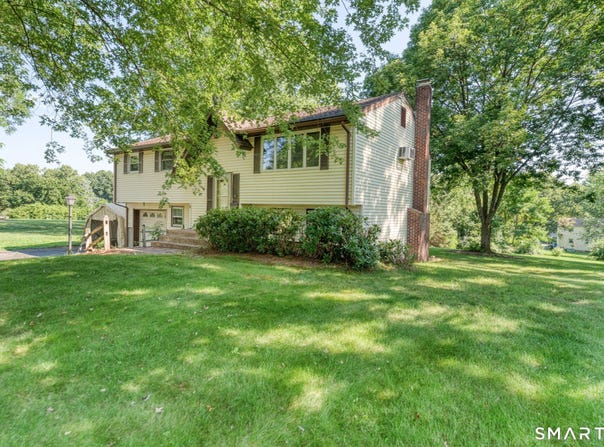 6 Blueberry Circle, Ellington, CT 06029