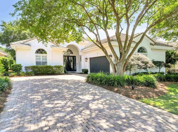 4328 Carriage Ln, Destin, FL 32541