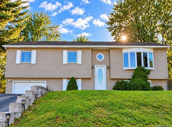 5 Rowell Lane, Wappingers Falls, NY 12590