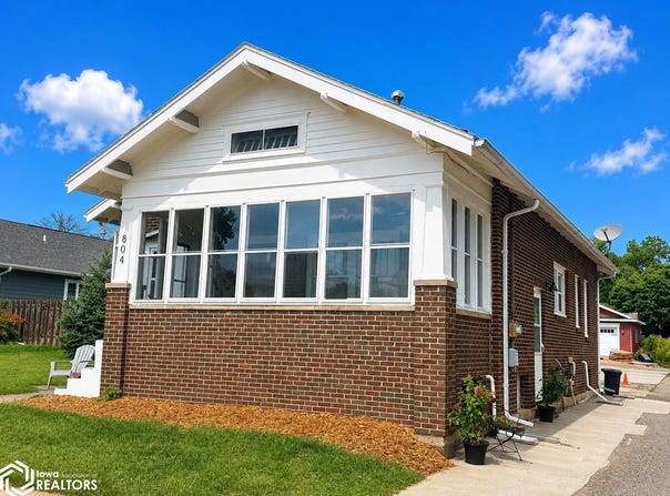 804 3rd Avenue, Clear Lake, IA 50428
