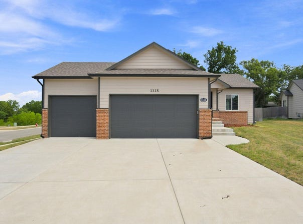1118 Sontag Ct, Derby, KS 67037