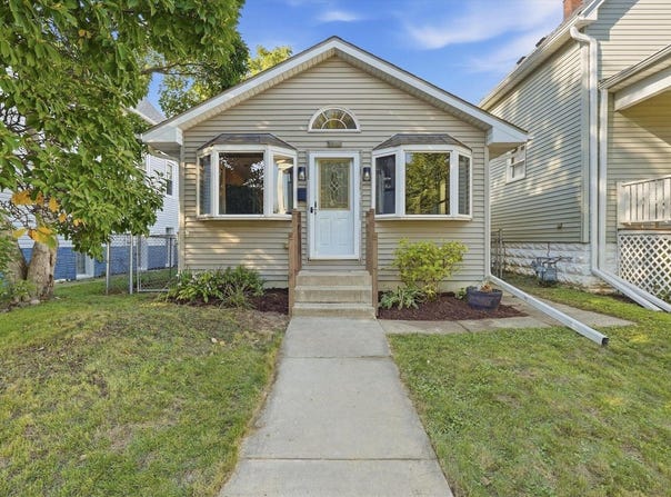 3940 E Underwood Ave, Cudahy, WI 53110