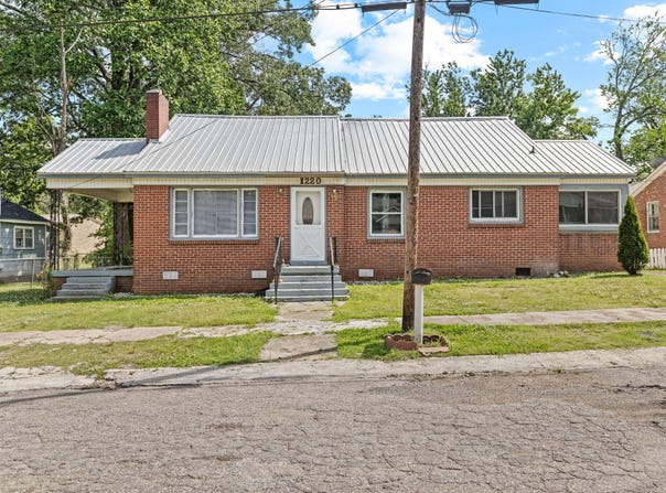 1220 Cruise St, Corinth, MS 38834