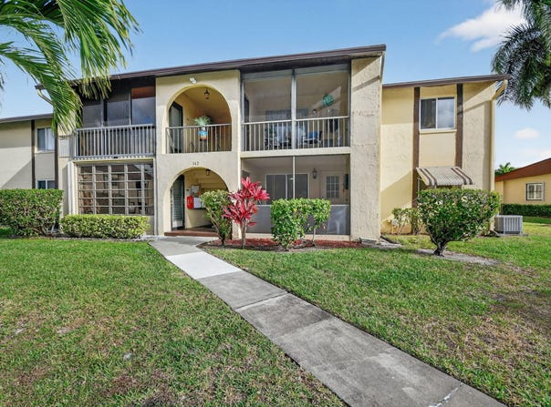 342 Pine Ridge Circle, Greenacres, FL 33463