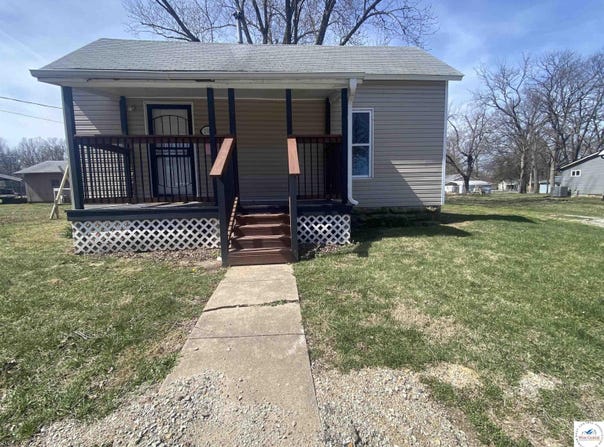 205 N Eighth Street, Clinton, MO 64735