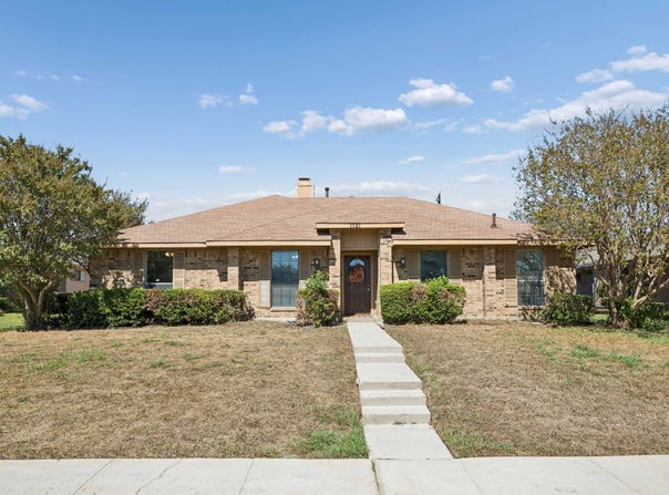 1721 Paxton Drive, Carrollton, TX 75007