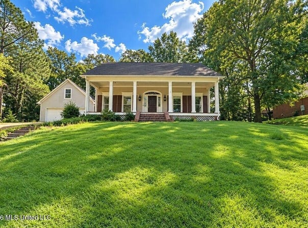111 Newport Circle, Clinton, MS 39056