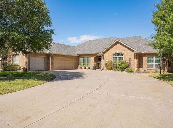 6300 CEDAR HOLLOW Drive, Amarillo, TX 79124-1227