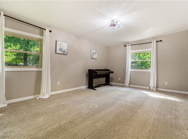27708 Winona Road, Salem, OH 44460