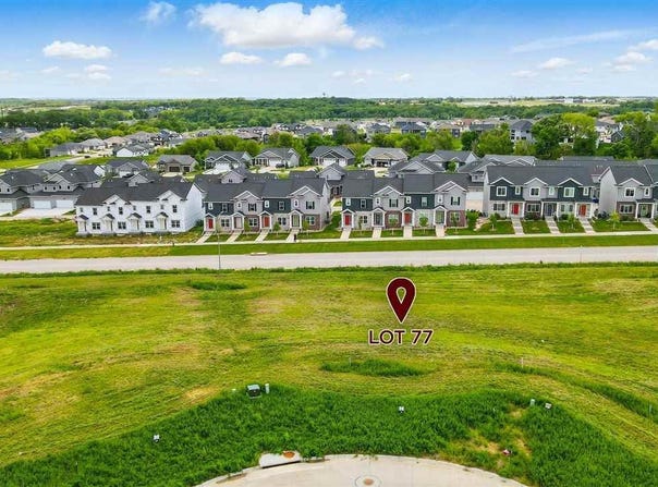 821 Rock Ridge Ct, Tiffin, IA 52340