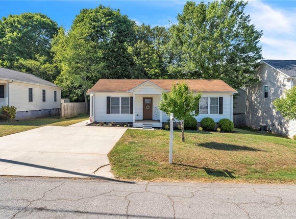 307 Grant Street, Easley, SC 29640