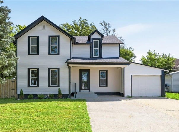 217 N Central St, Carson, IA 51525