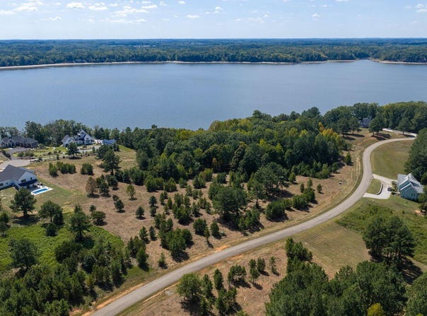 16 Berkeley Drive, Clarksville, VA 23927