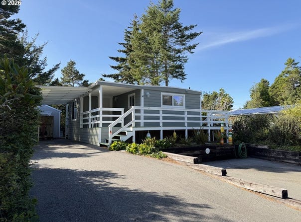 1600 Rhododendron Dr, Florence, OR 97439