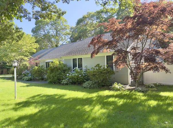 31 Childs Street, Centerville, MA 02632