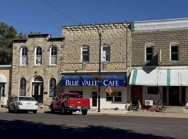 16 Public Sq, Blue Rapids, KS 66411