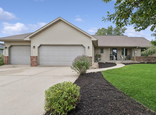 548 Winter Drive, Walworth, WI 53184