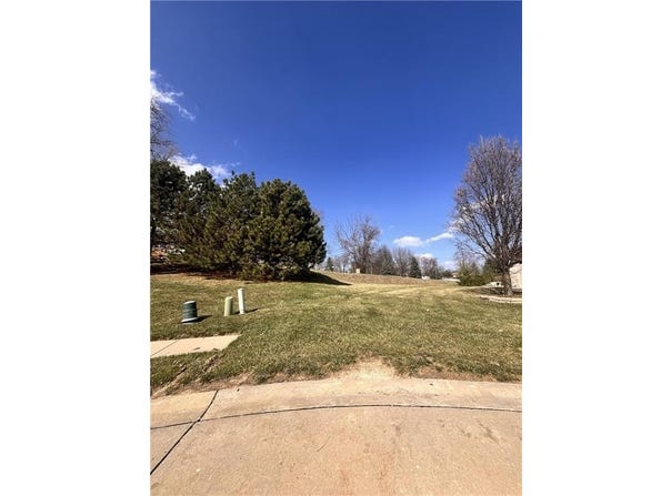4113 Hidden Valley Drive, St Joseph, MO 64506