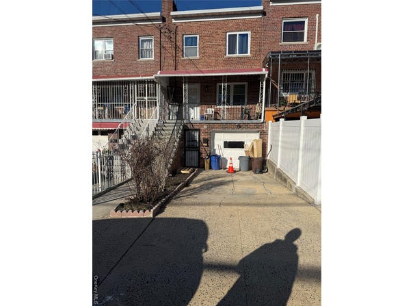 655 E 240th Street, Bronx, NY 10470