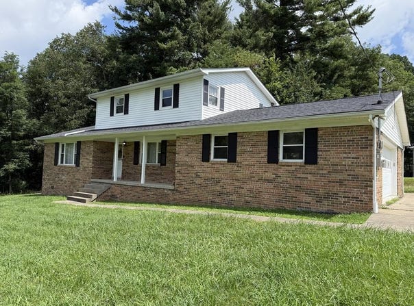 143 2nd St, SHADY SPRING, WV 25918