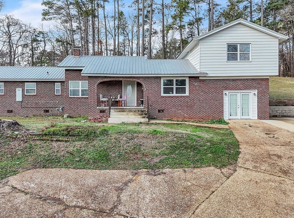 2405 Military Rd, Columbus, MS 39705