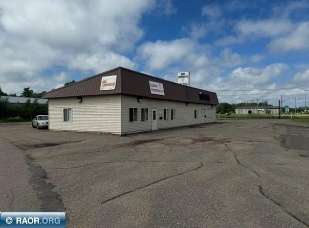 1406 E 40TH ST, Hibbing, MN 55746