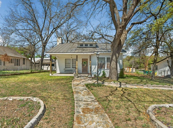 608 RIVER RD, Boerne, TX 78006-2435