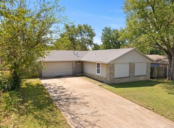 1372 E 142nd Street, Glenpool, OK 74033