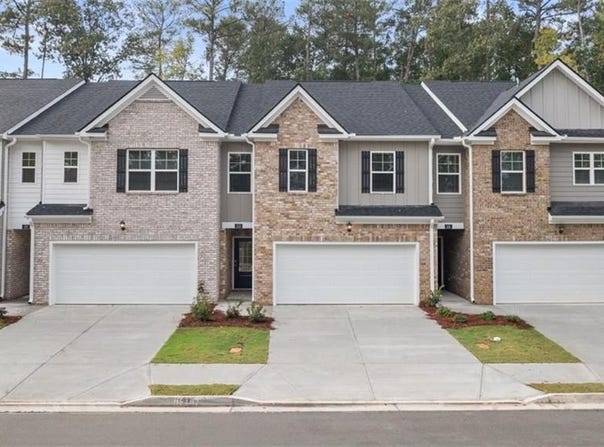440 Silver Moon Drive, Loganville, GA 30052
