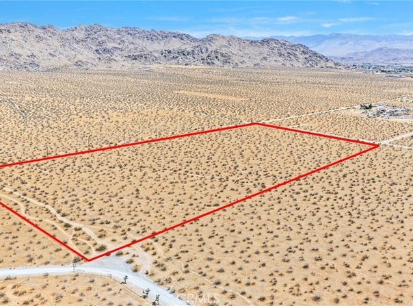 1 Los Padres, Apple Valley, CA 92307
