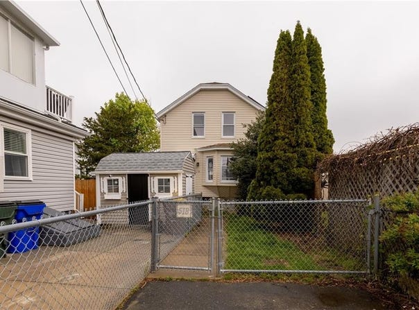 518 Snell Street, Fall River, MA 02721