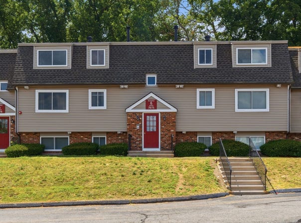 72 Evergreene, Wallingford, CT 06492