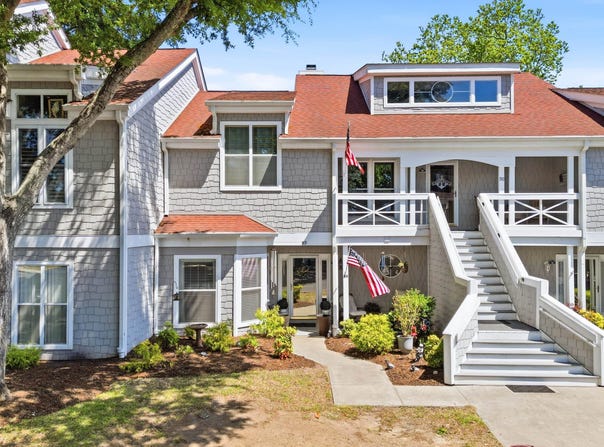 4396 Baldwin Ave., Little River, SC 29566